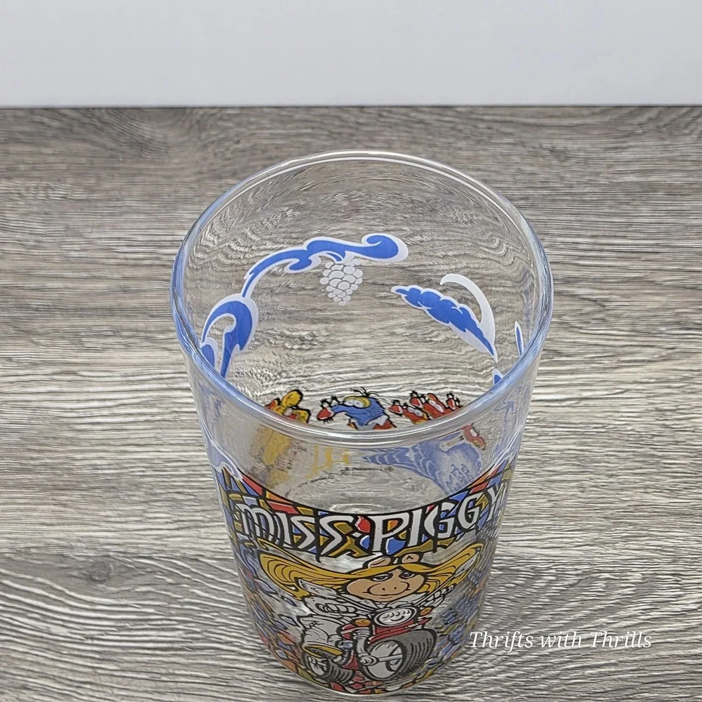 Vintage 1981 McDonalds Miss Piggy The Great Muppet Caper Glass Cup Tumbler